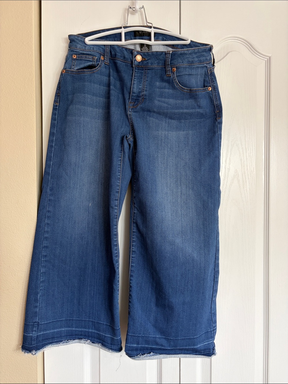 Women's Wide Leg Denim Jeans in Medium Blue